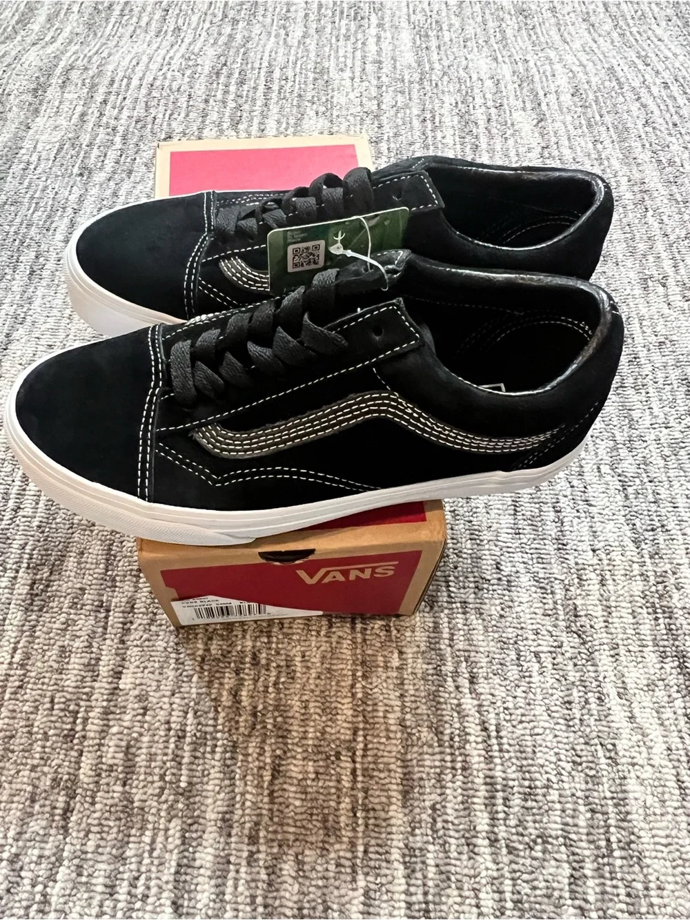 VANS Old Skool SNEAKERS SIZE 6 WOMEN'S / 4.5 MEN'S